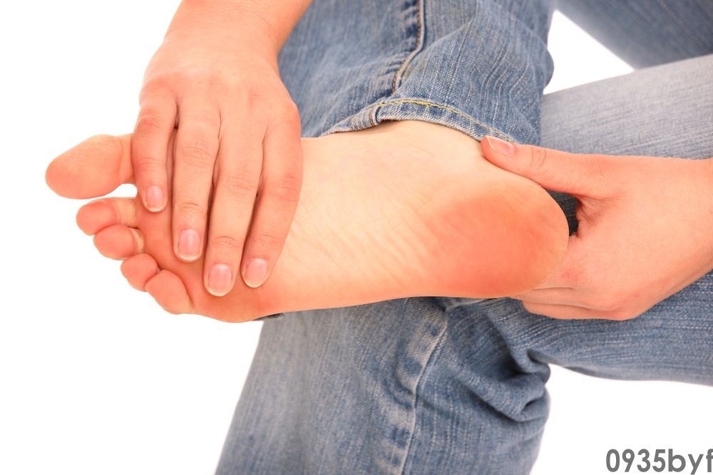 脚脱皮会是脚气吗(图1) 脚脱皮会是脚气吗