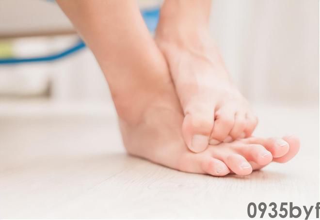 我国脚气患者过亿“祸根”被揪出:这些东西是脚气最大的帮凶(图4) 我国脚气患者过亿“祸根”被揪出:这些东西是脚气最大的帮凶(图4)