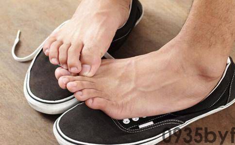 脚臭、手足瘙痒、脱皮皲裂？一篇干货科普文教你区别成因从容应对