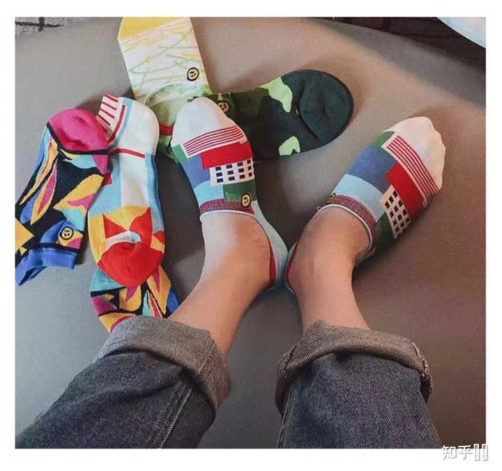 脚部异味鞋袜材质不当